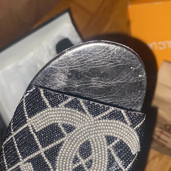 Black and silver Chanel slides - Picture 4 of 5